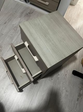 Mesita de noche 3 cajones