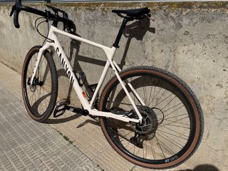 Canyon Grizl 6 1BY Gravel con 5 salidas