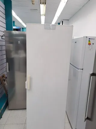 Congelador Vertical 185,m + Garantía Con Envio
