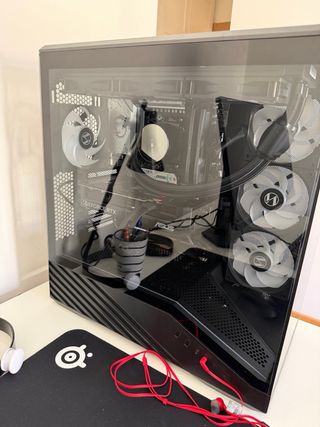 PC Gaming Ryzen 7 7800X3D RTX 5070 32GB DDR5