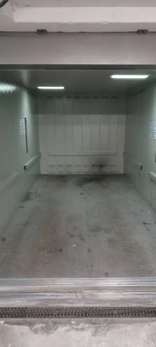 Alquiler plaza de garaje para coche grande