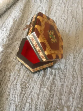 Joyero hexagonal madera incrustaciones