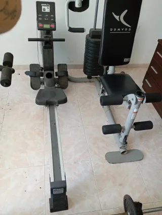 Máquina de remo y accesorios gimnasio