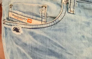 Vaqueros cortos Diesel desgastados