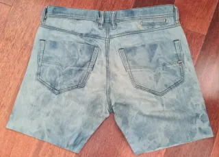 Vaqueros cortos Diesel desgastados