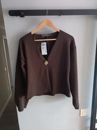 Blusa Primark marrón detalle dorado Talla M