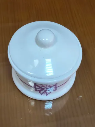 Lote 2 jarrones bola, 3 joyeros, 2 ceniceros