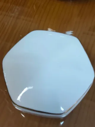 Lote 2 jarrones bola, 3 joyeros, 2 ceniceros