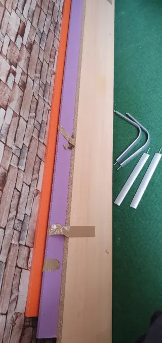 Estanterías juveniles naranja y lila