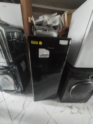 Frigorífico Hisense 110x55 Negro
