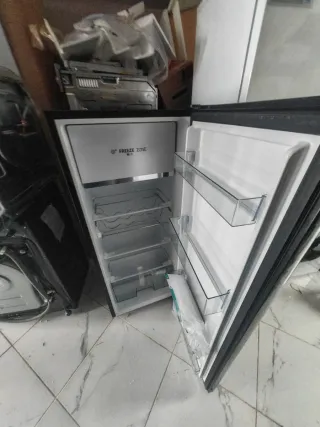 Frigorífico Hisense 110x55 Negro