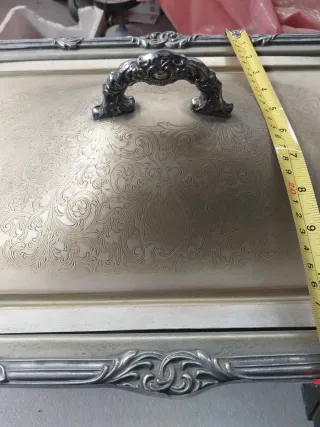 Vassoio portavivande vintage con manico