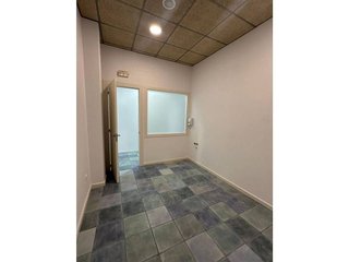 Local comercial en alquiler en Domeny - Fontajau - Taialà en Girona