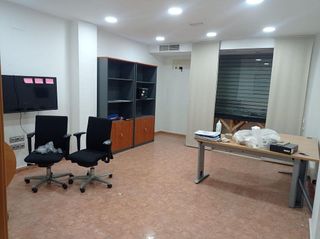 Local comercial en alquiler en Zona Centro en Xirivella