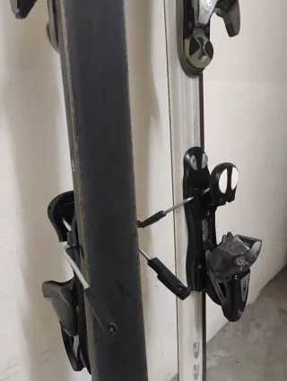 Esquís Salomon X-Free con bastones