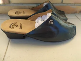 Zapatos tipo zueco ortopédicos a estrenar, piel