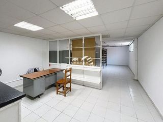 Nave industrial en alquiler en Lucena