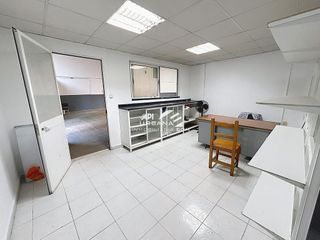 Nave industrial en alquiler en Lucena