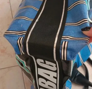 Borsa Pinko a righe blu e nere