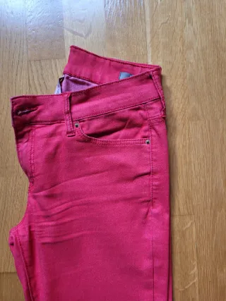 Vaqueros Mango Super Slim Rojos