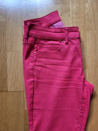 Vaqueros Mango Super Slim Rojos