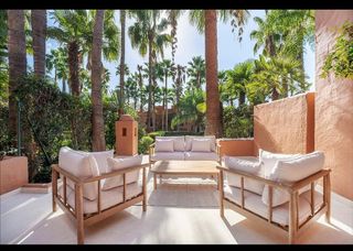 Casa adosada en alquiler en Lomas de Marbella Club - Puente Romano en Marbella