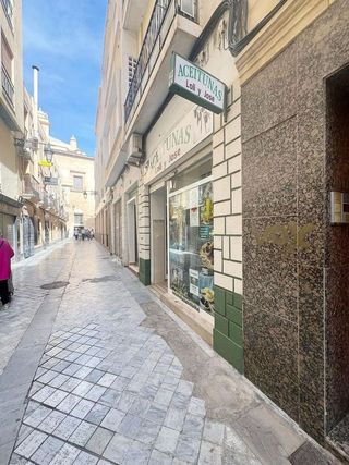 Local comercial en alquiler en Centro en Elche