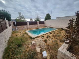 Casa pareada en venta en Los Hueros en Villalbilla