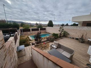 Casa pareada en venta en Los Hueros en Villalbilla
