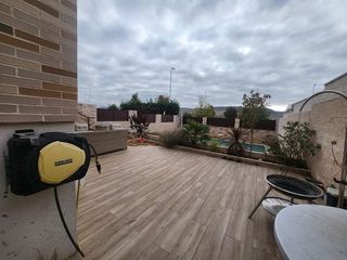 Casa pareada en venta en Los Hueros en Villalbilla