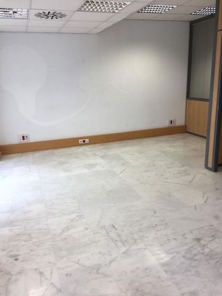 Oficina en alquiler en Triana Oeste en Sevilla