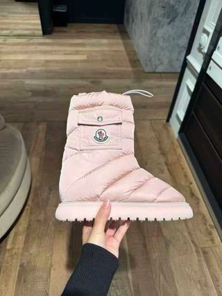Stivali Moncler rosa imbottiti