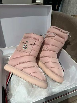 Stivali Moncler rosa imbottiti