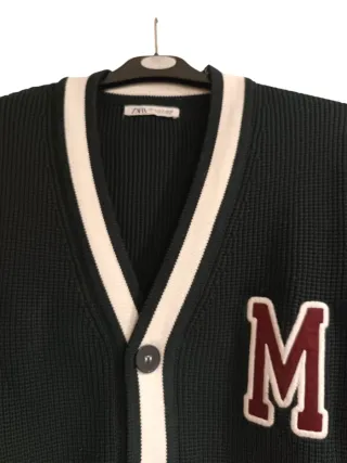 Chaqueta de punto con letra M bordada unisex