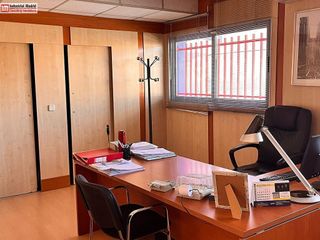 Nave industrial en venta en Zona Industrial en Paracuellos de Jarama