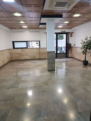 Local comercial en alquiler en Centro - Sagrario en Granada