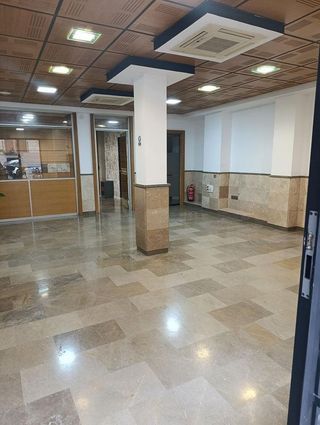 Local comercial en alquiler en Centro - Sagrario en Granada