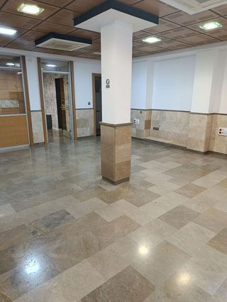 Local comercial en alquiler en Centro - Sagrario en Granada