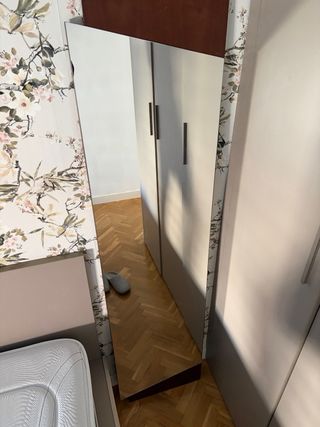 Specchio a figura intera in legno