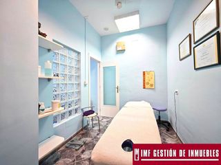 Local comercial en venta en Zona Hispanidad-Vivar Téllez en Vélez-Málaga