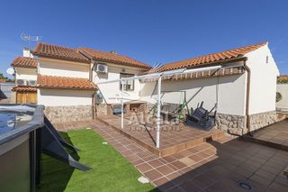 Chalet en venta en Loranca de Tajuña