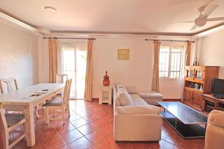 Casa adosada en alquiler en Las Cancelas - Valdeolletas en Marbella