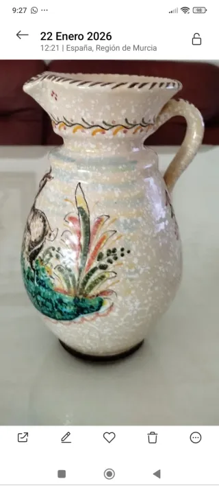 Jarra artesanal decorada con ciervo sellada