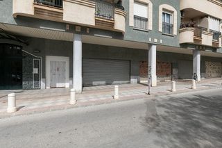 Local comercial en venta en Atarfe