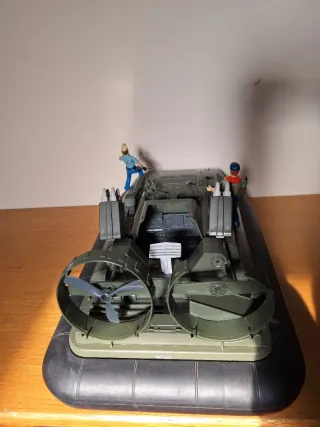 Gijoe Hovercraft Ballena. Leer todo.