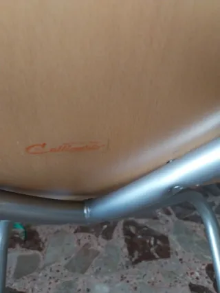 Sedia design legno e tessuto blu