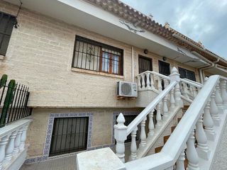 Casa adosada en venta en Torrelamata - La Mata en Torrevieja