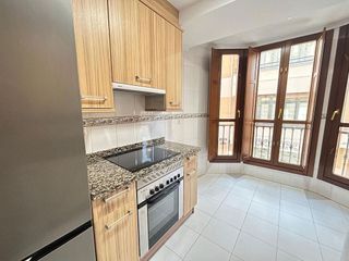 Piso en alquiler en Centro en Gijón