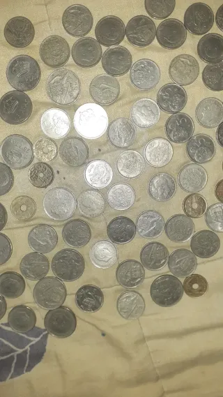 71 monedas variadas