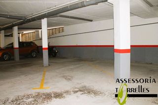 Garaje en venta en Torrelles de Llobregat